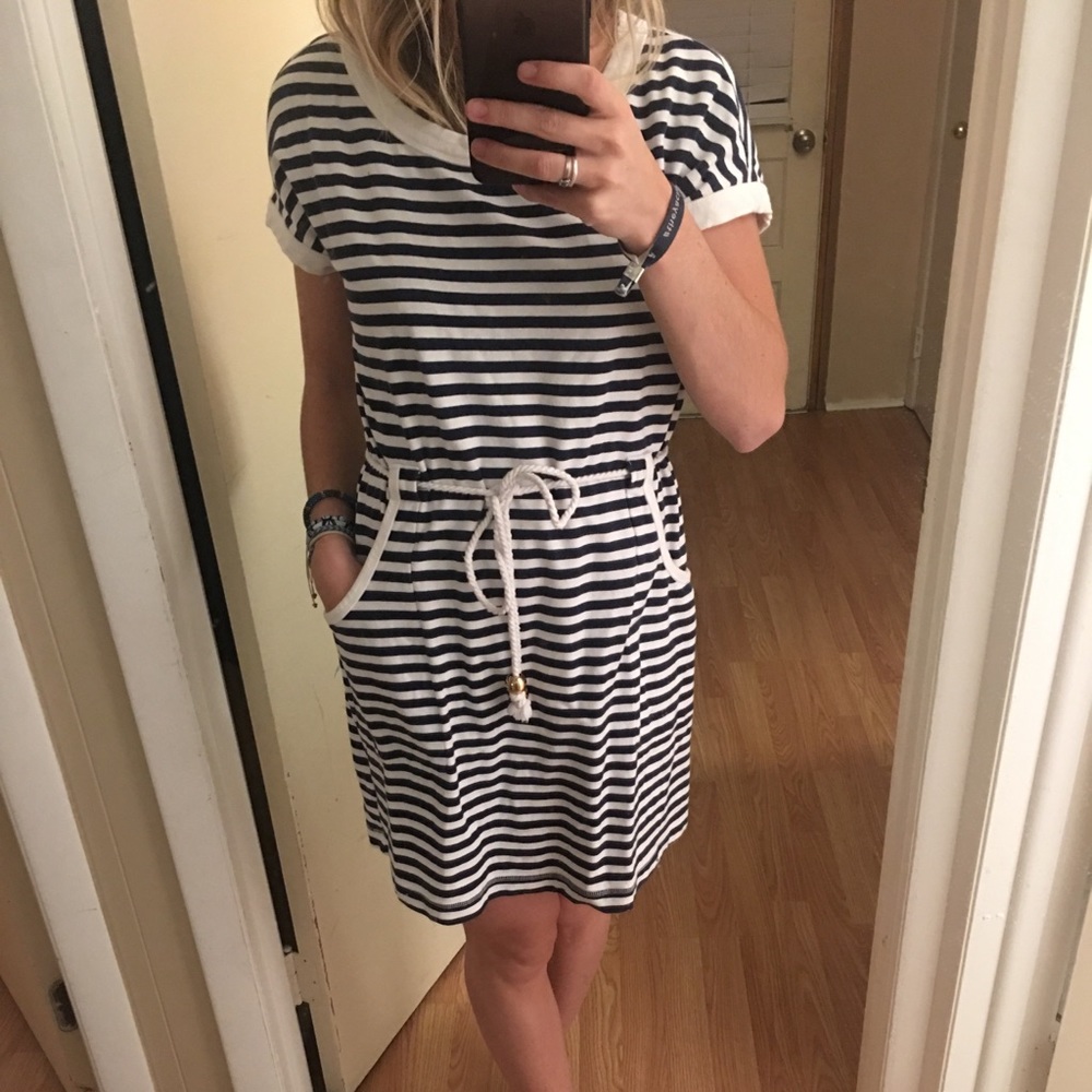 Lilly Pulitzer Dress w/ pockets!!